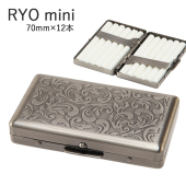 この(R.Y.O.ミニ手巻きタバコケースRYO CASE mini70mm（レギュラー）×12本収納  スリム用BKサテンアラベスク1-23729-51)の商品詳細ページを見る